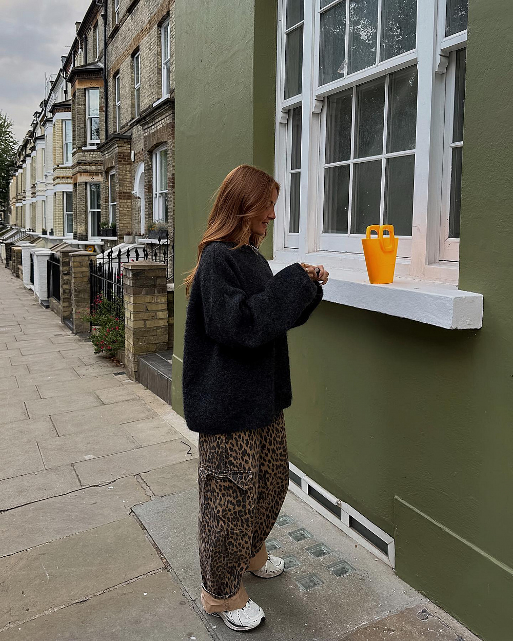 Instagram: @rebeccaferrazwyatt