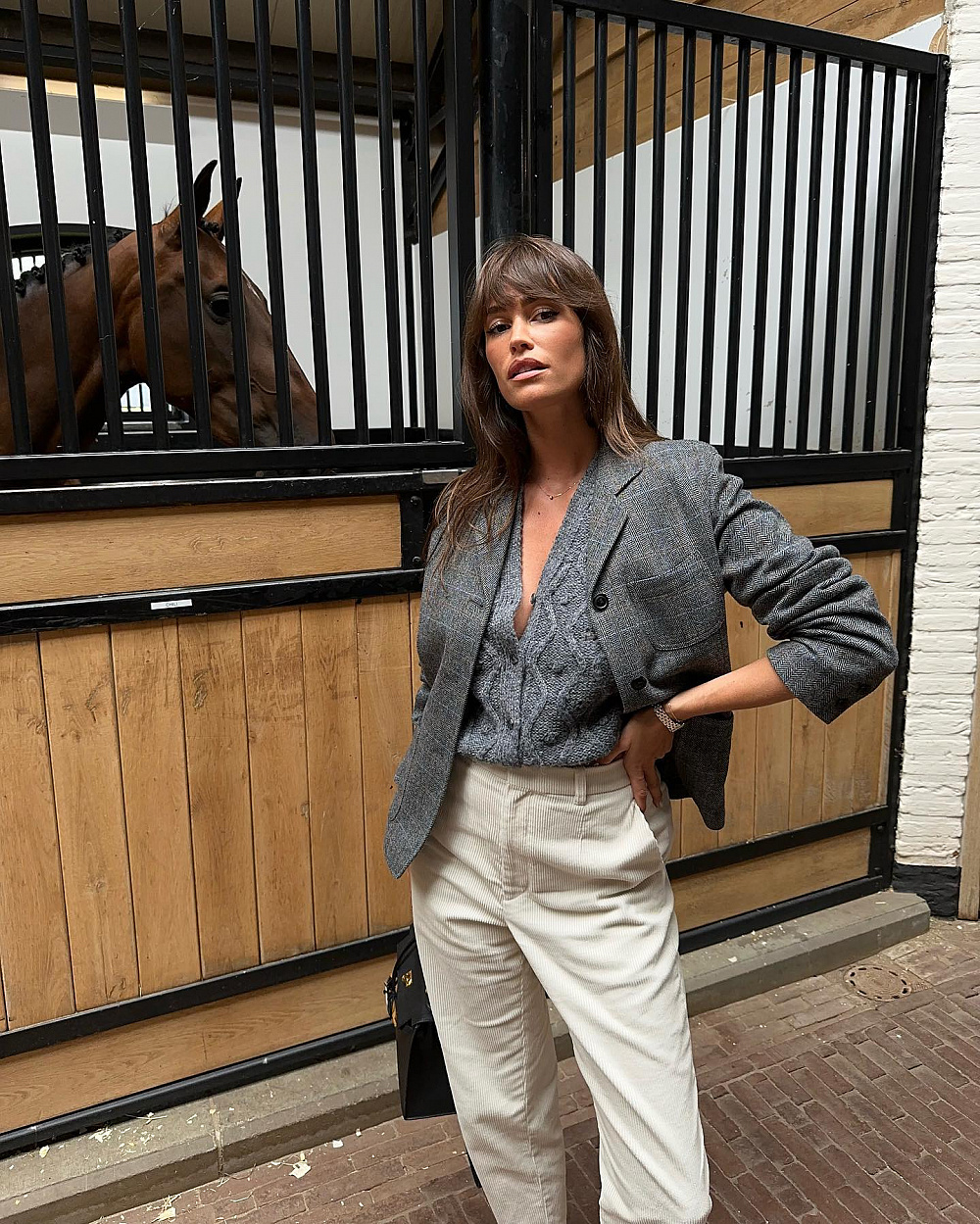 Instagram: @alisontoby