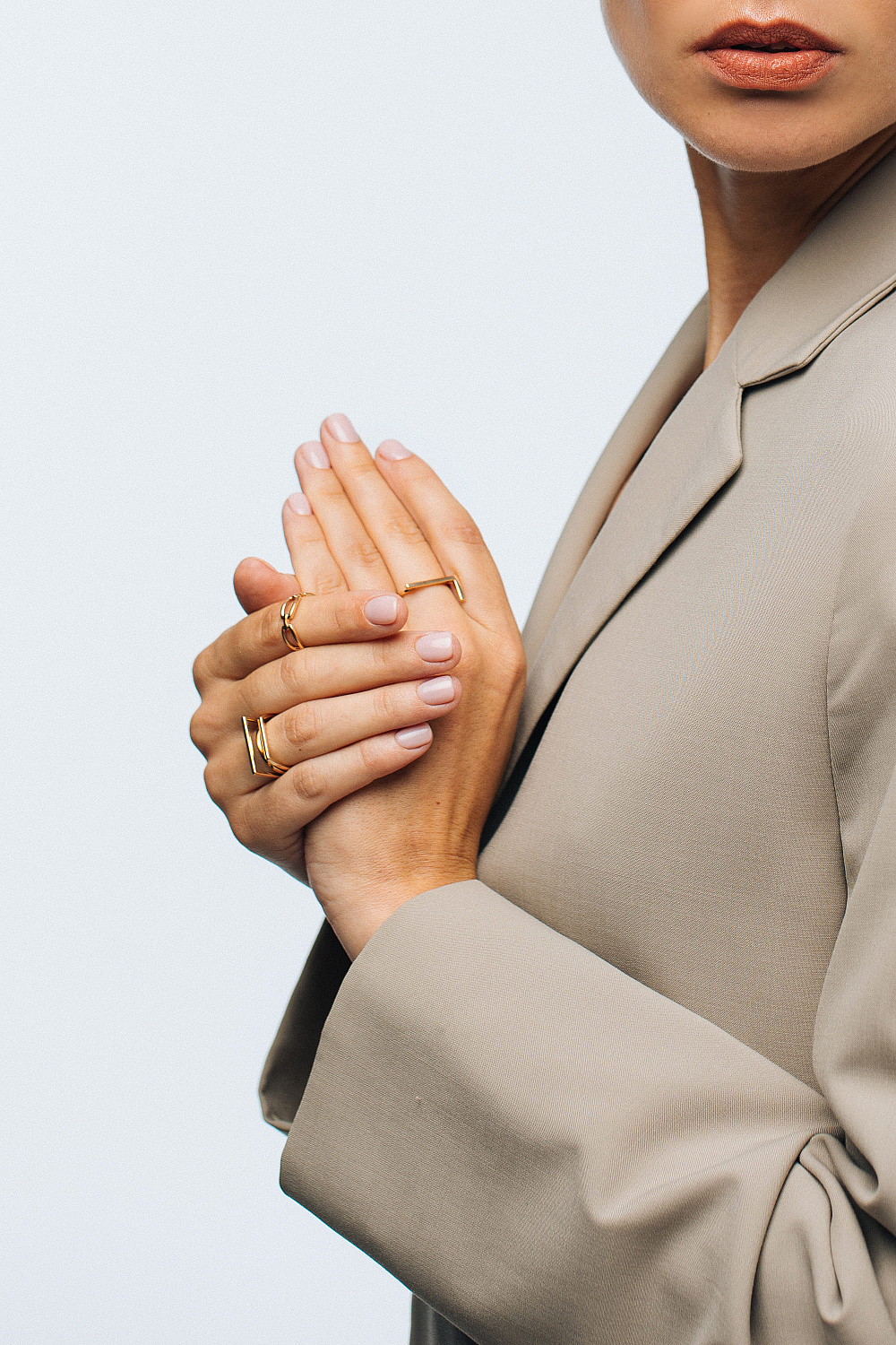 На Христині: каблучка з червоного золота