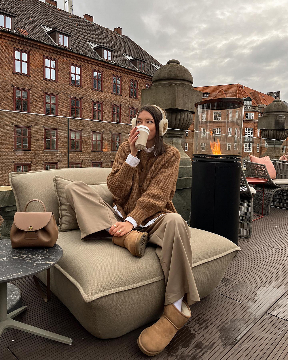 Instagram: @anneorion