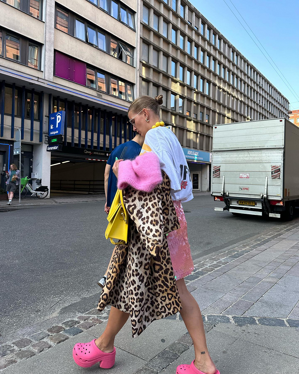 Instagram: @karodall