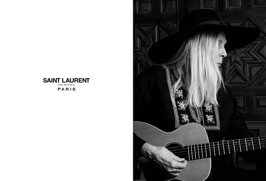 72-річня Джоні Мітчелл для Saint Laurent у 2015 році