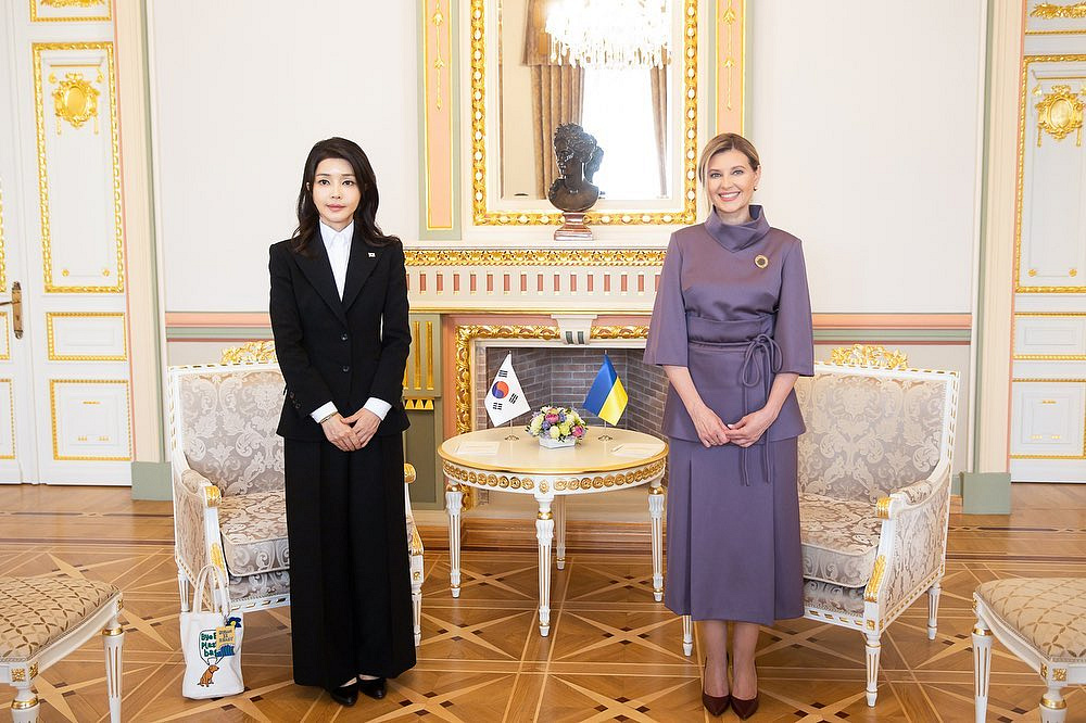 Олена Зеленська в A.M.G.