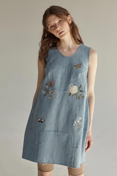 Lalkarka by Loyanich