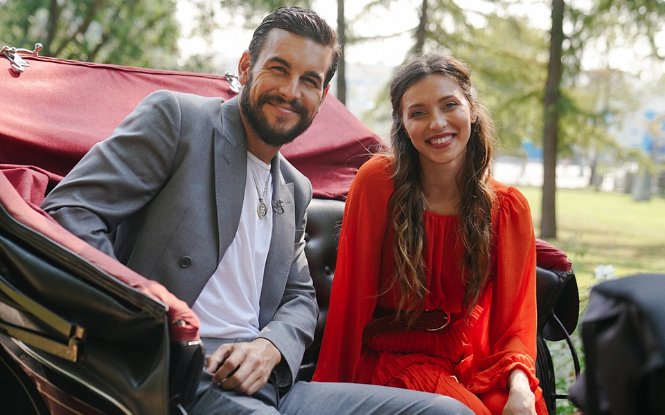 Марио Касас рассказал Регине Тодоренко о любви к семье и