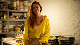 MAKE INCLUSIVE: ЯК КЕРАМІСТКА ВІКТОРІЯ БЕЛЯВСЬКА ІНТЕГРУЄ...