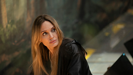 8 ФІЛЬМІВ З АНДЖЕЛІНОЮ ДЖОЛІ, ЯКІ ВАРТО ПОДИВИТИСЯ ДО...