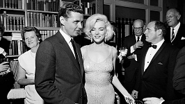 ЯК ВЛАДА, МАНІПУЛЯЦІЇ ТА МОВЧАННЯ КЛАНУ КЕННЕДІ РУЙНУВАЛИ...