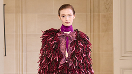 ЦЕ ПАЛЬТО В КОЛЬОРІ БУРГУНДІ — НОВЕ ЗАХОПЛЕННЯ ДИЗАЙНЕРІВ ТА...