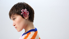 СУЧАСНИЙ ПОГЛЯД НА ВІНТАЖ: БРЕНД ЇЇ ВИПУСТИВ БРОШІ З...