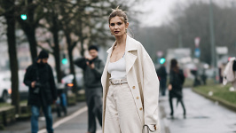 STREETSTYLE: ЯК СТВОРИТИ СТИЛЬНИЙ TOTAL-WHITE ОБРАЗ НА ЦЮ...