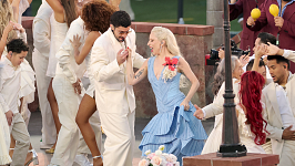 ЧОМУ ВСІ ГОВОРЯТЬ ПРО СУКНЮ ФЛАМЕНКО, ЯКУ ЛЕДІ ГАГА ОБРАЛА...