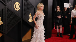 «ҐРЕММІ-2026»: 15 НАЙКРАСИВІШИХ ЗІРКОВИХ ОБРАЗІВ...