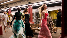 CHANEL ПІДКОРЮЄ НЬЮ-ЙОРКСЬКЕ МЕТРО: ЧИМ ЗАПАМʼЯТАЛОСЯ...