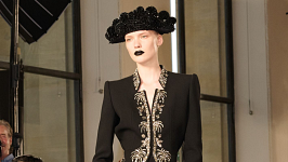 НАЗАД У МИНУЛЕ: КОЛЕКЦІЯ SCHIAPARELLI HAUTE COUTURE FW...