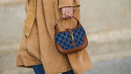 ПОДОРОЖ У МИНУЛЕ: ІСТОРІЯ КУЛЬТОВОЇ СУМКИ GUCCI JACKIE...