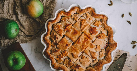 Быстрый яблочный пирог с медом рецепт – Выпечка и десерты. «Еда»