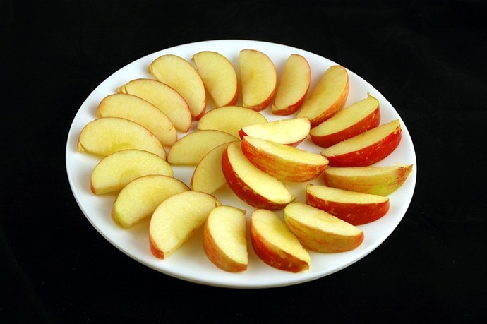 385 грамм яблок = 200 Калорий