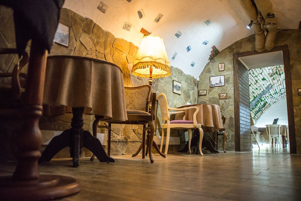 Олена Мельник