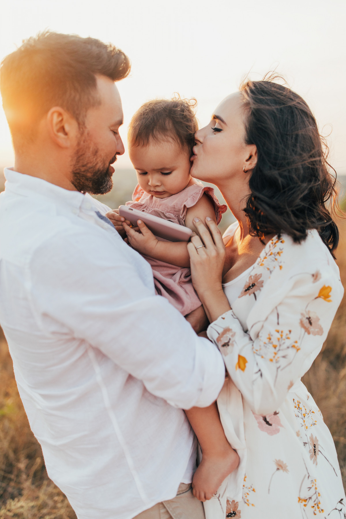 Тимур Мирошниченко с дочкой и женой