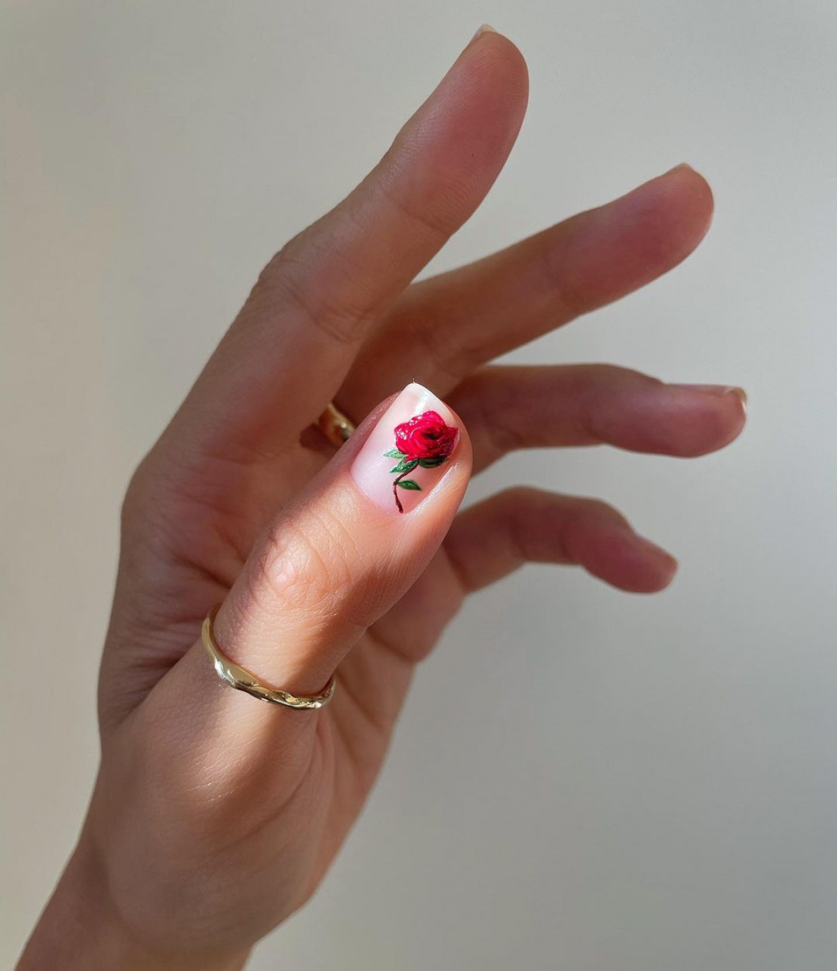 Квітковий манікюр весни 2026 фото 4