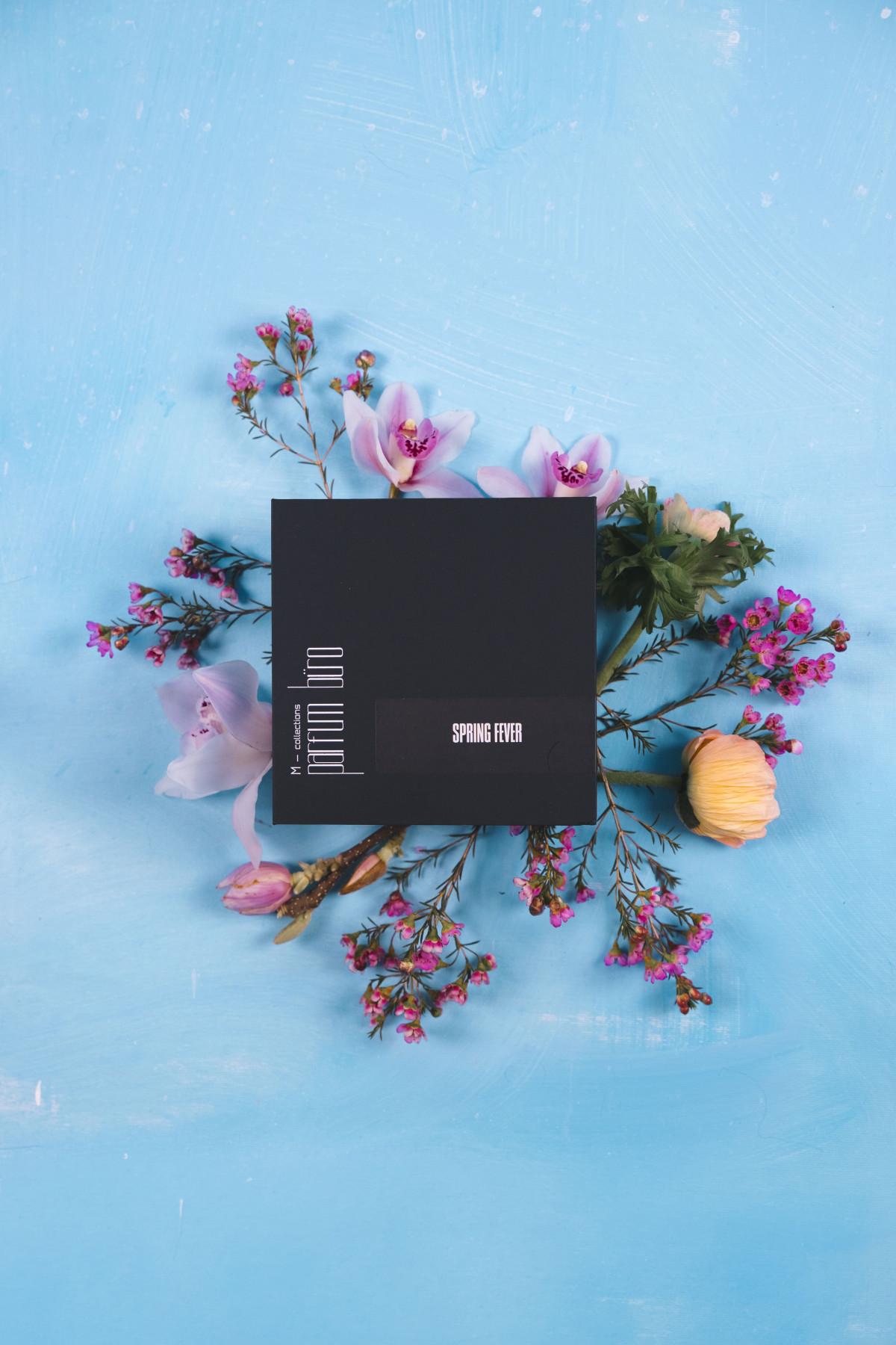 Квіткові парфуми весни 2026 року: що нового представили бренди