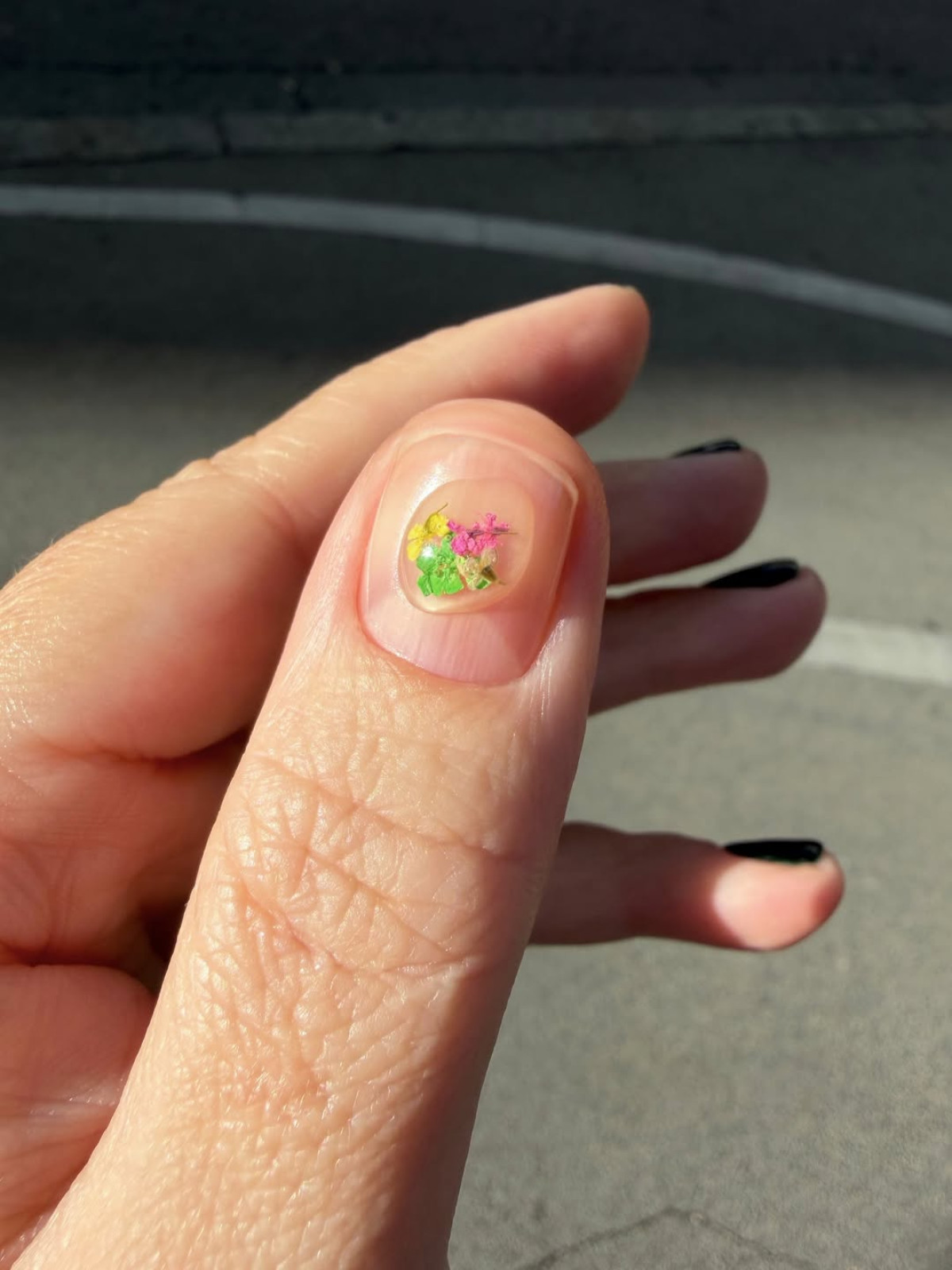 Квітковий манікюр весни 2026 фото 2