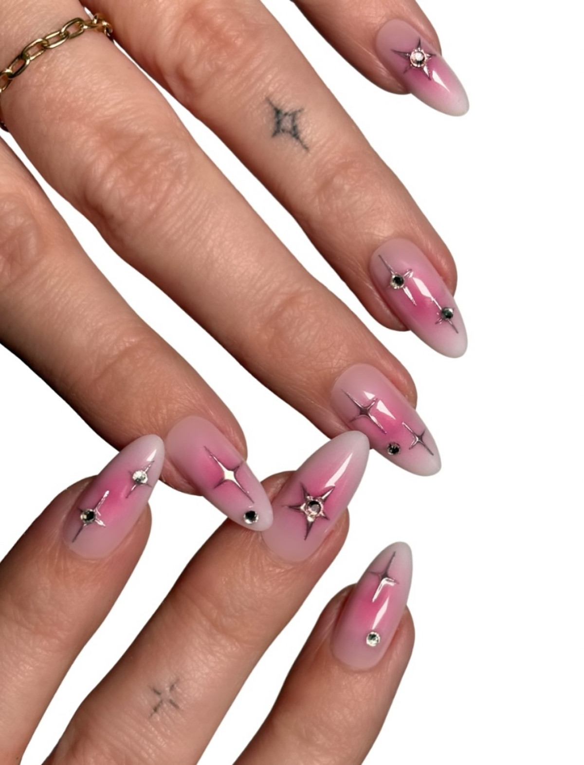 Манікюр на День закоханих 2026 фото 1