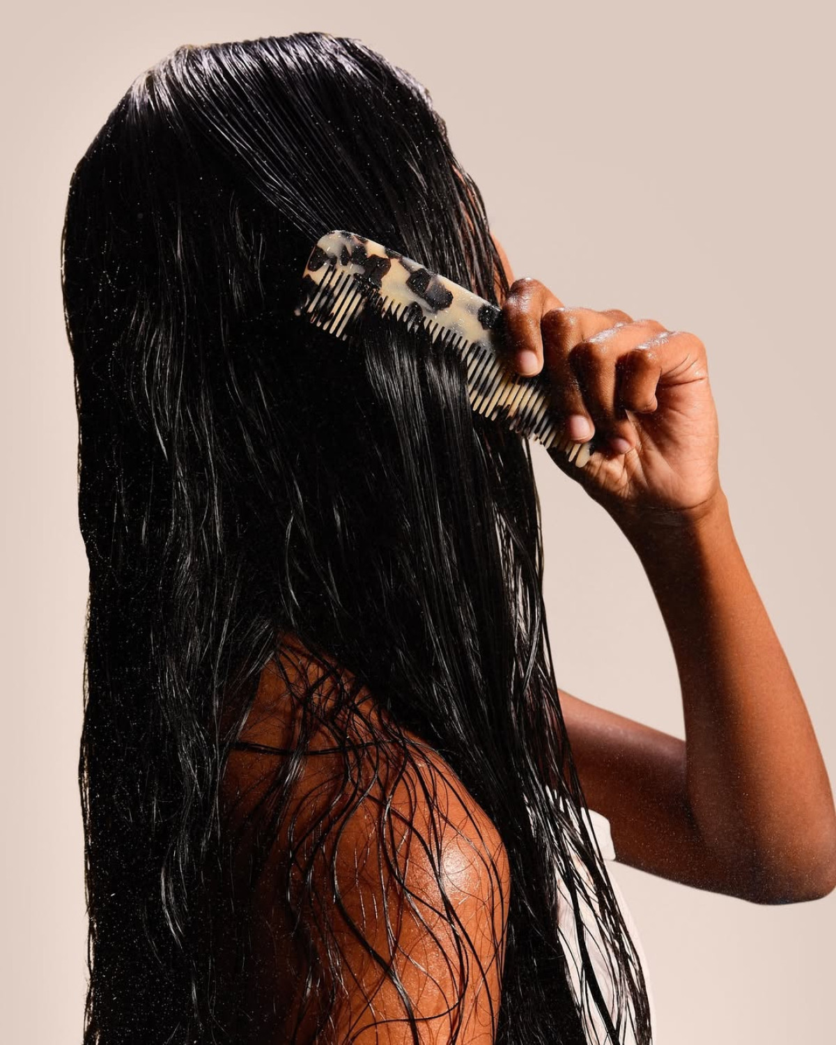 Флюїди, муси, олії, спреї, сироватки: як правильно поєднувати засоби 