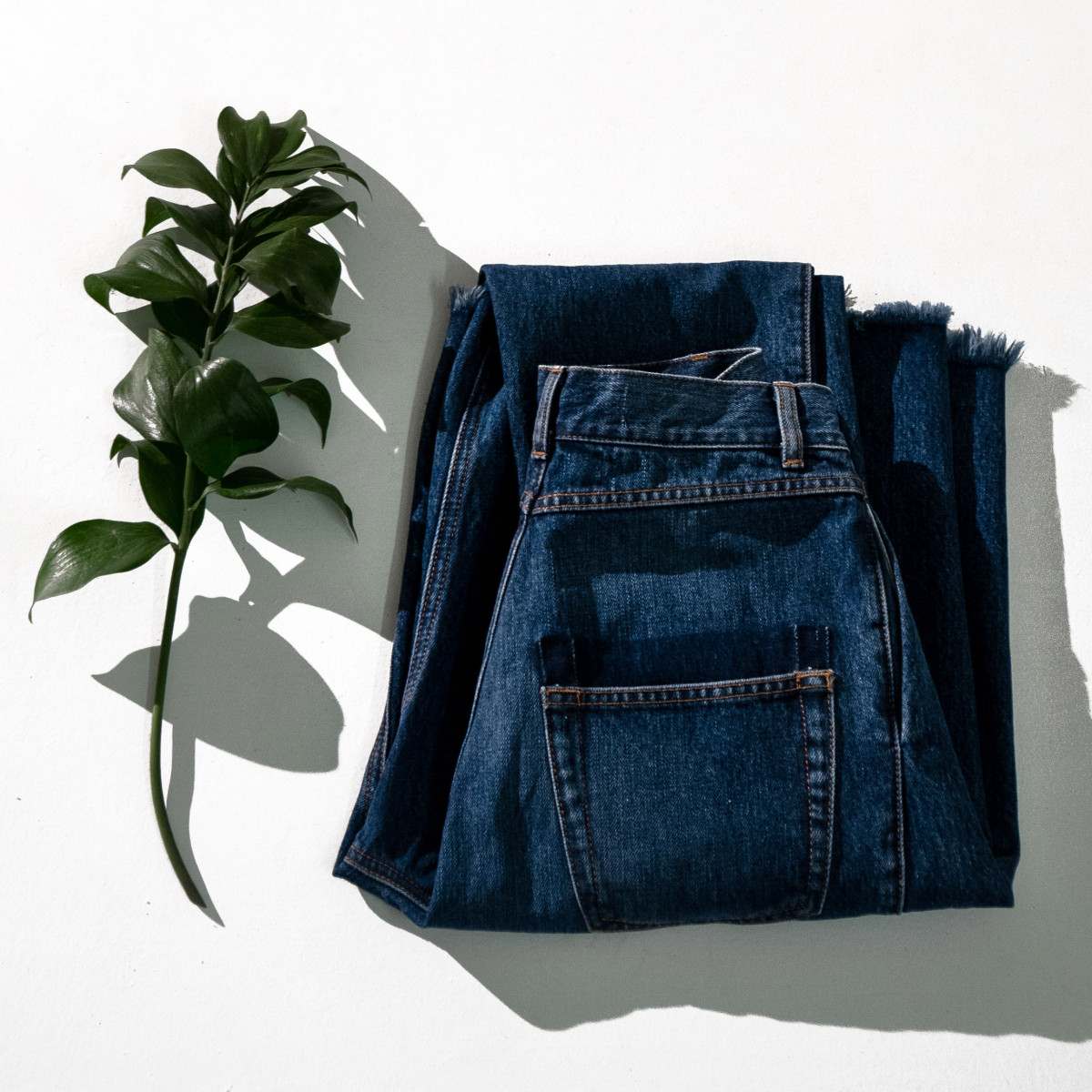 Модные джинсы