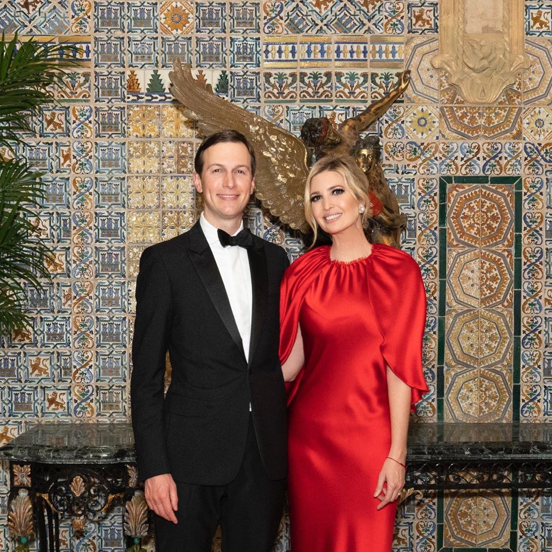Иванка Трамп роскошном платье и бриллиантах встретила Новый год