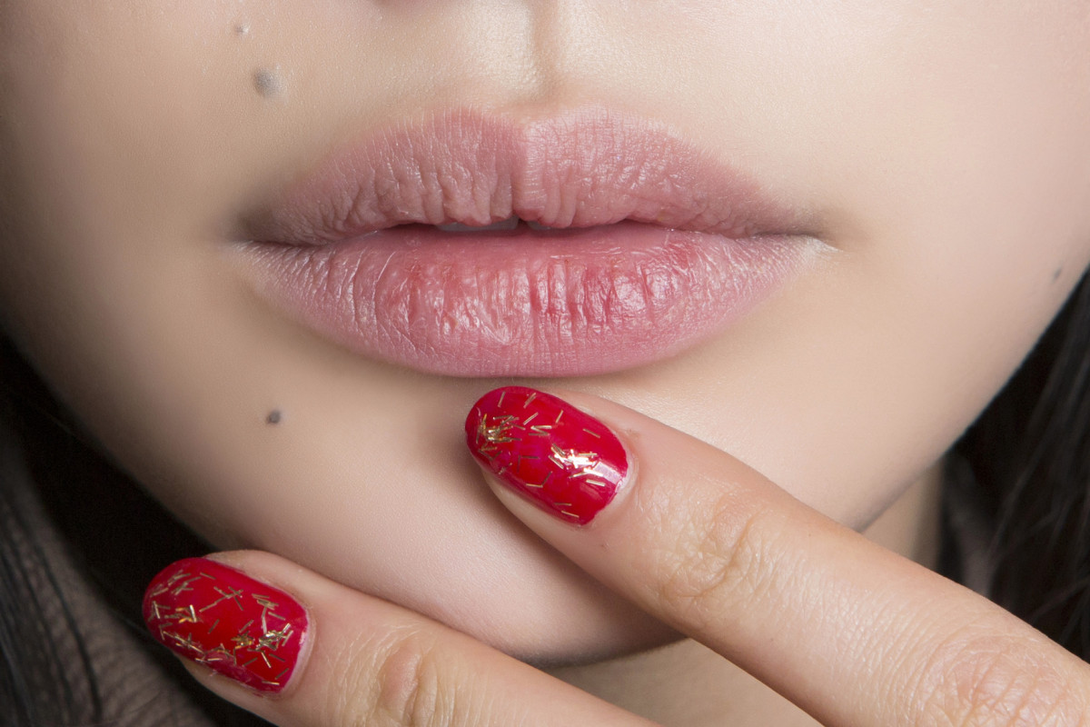 Маникюр с блестками