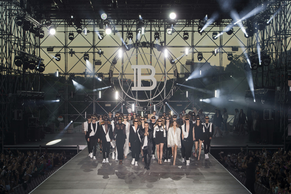 Показ Balmain