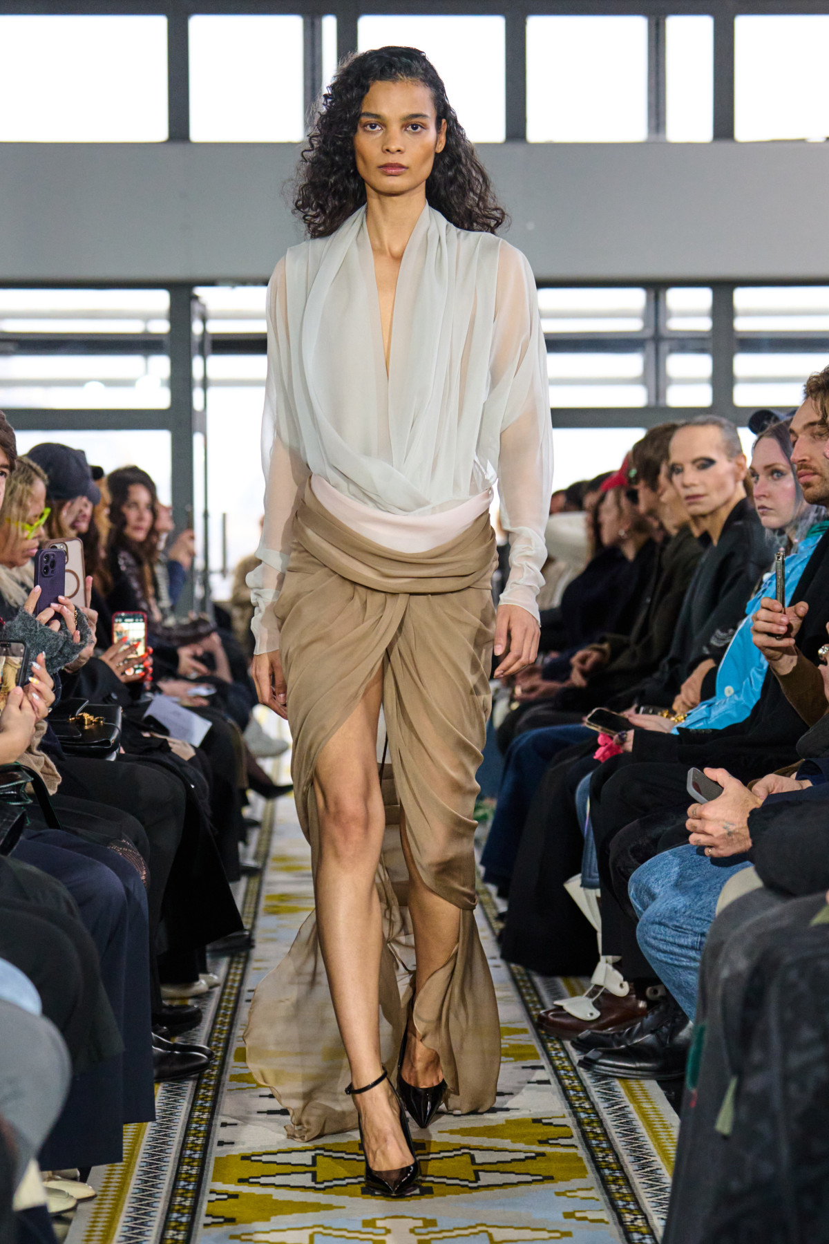 Шифонова спідниця з драпіруванням