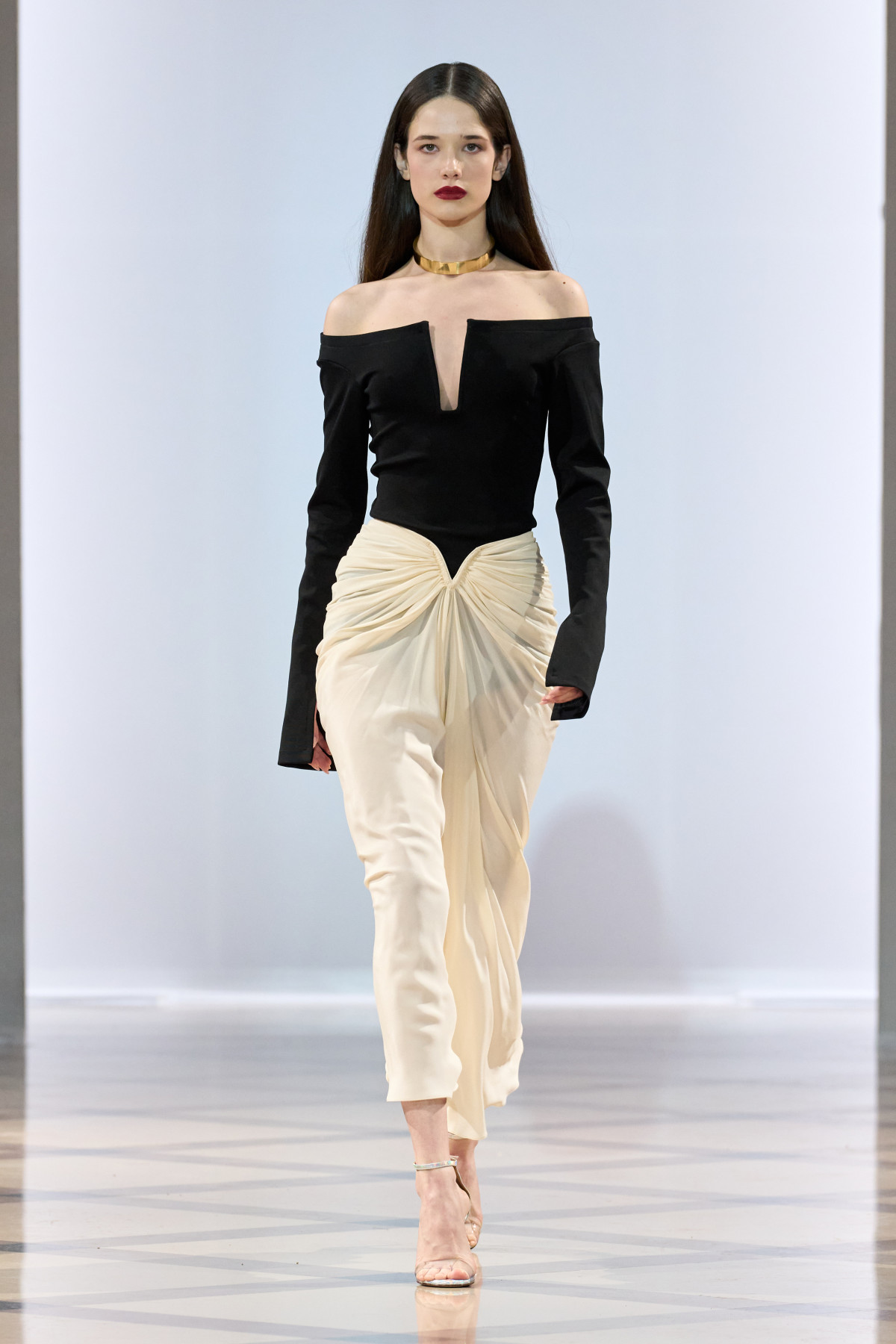 Драпірована максіспідниця