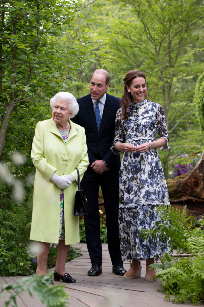 королева Елизавета, кейт миддлтон и принц Уильям 