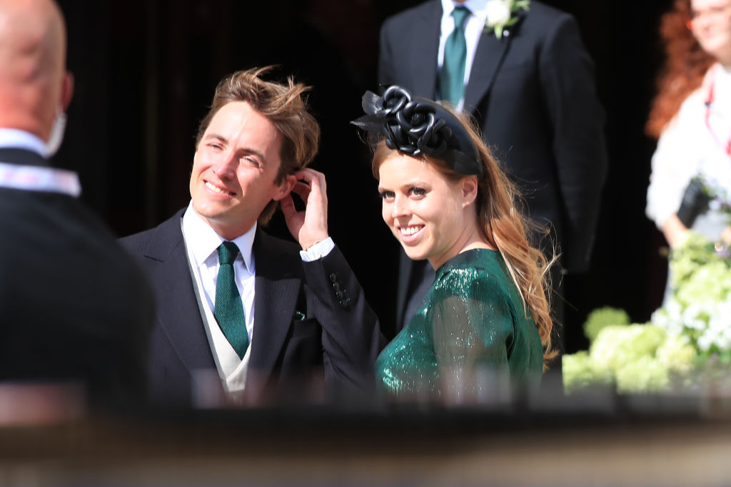 Королевский скандал: почему принцесса Беатрис неожиданно отменила свадебную вечеринку