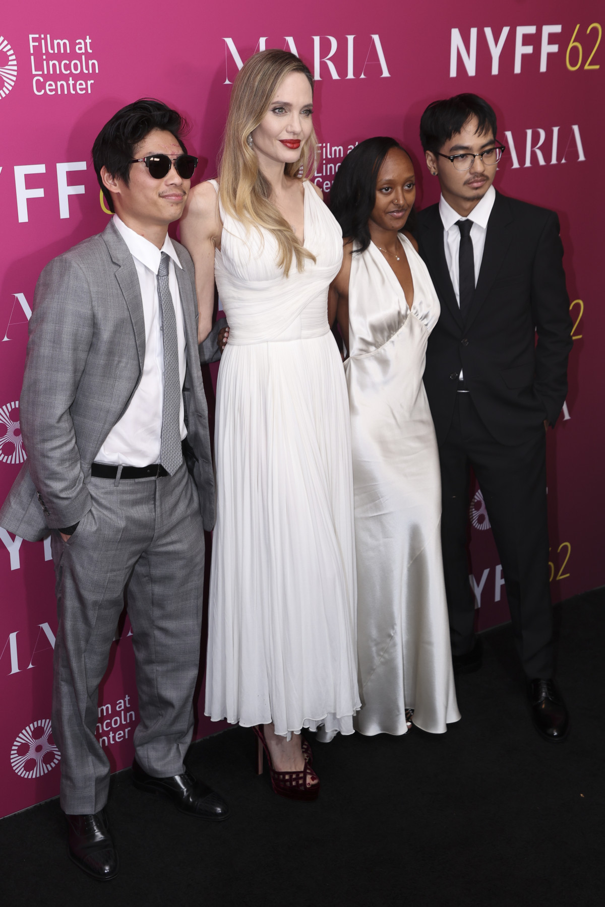 Анджеліна Джолі з дітьми