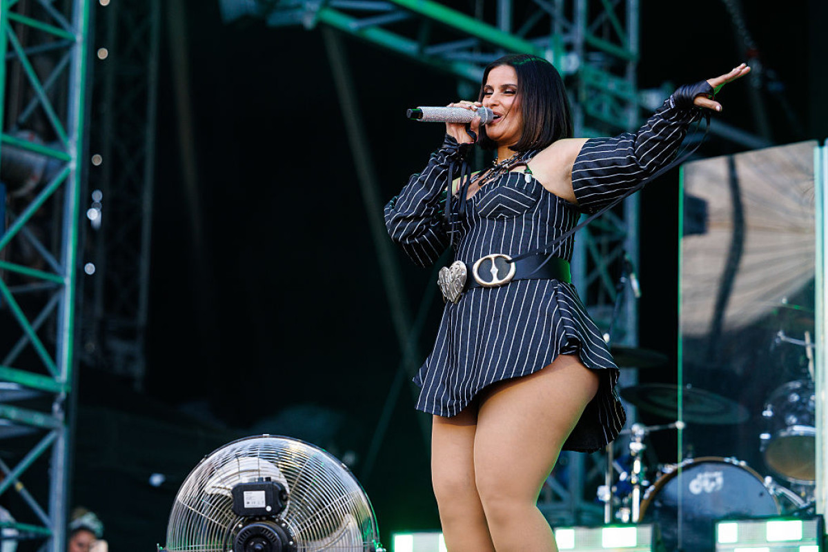 Неллі Фуртадо йде зі сцени через бодійшеймінг