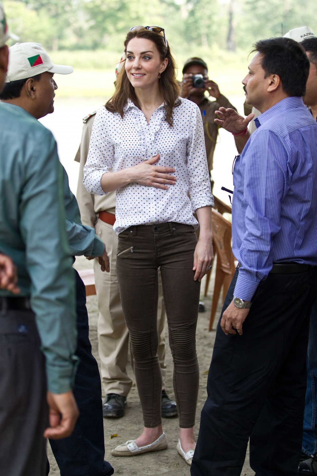 В джинсах Zara во время поездки в Индию. 