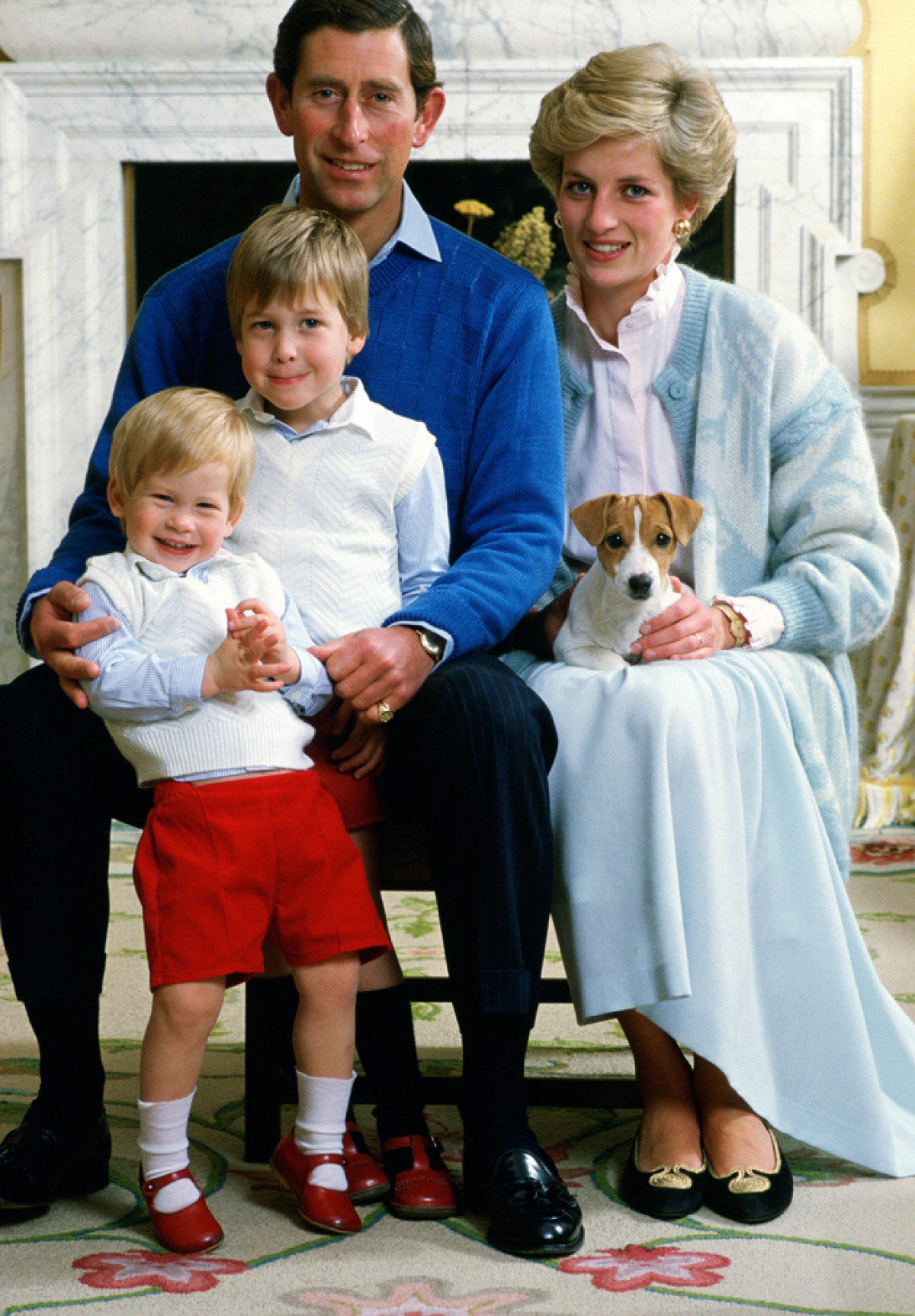 Принц Чарльз с принцессой Дианой и детьми