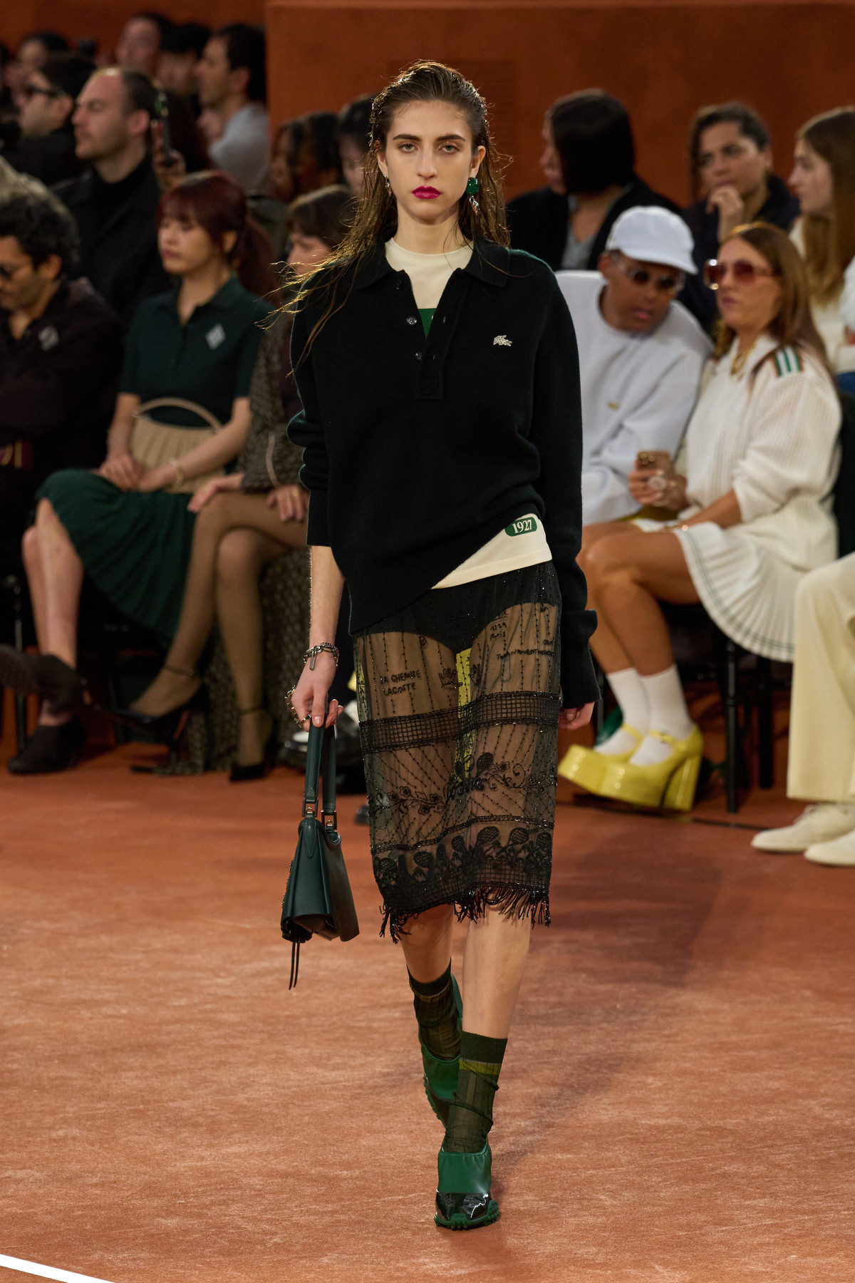 Чорна напівпрозора спідниця