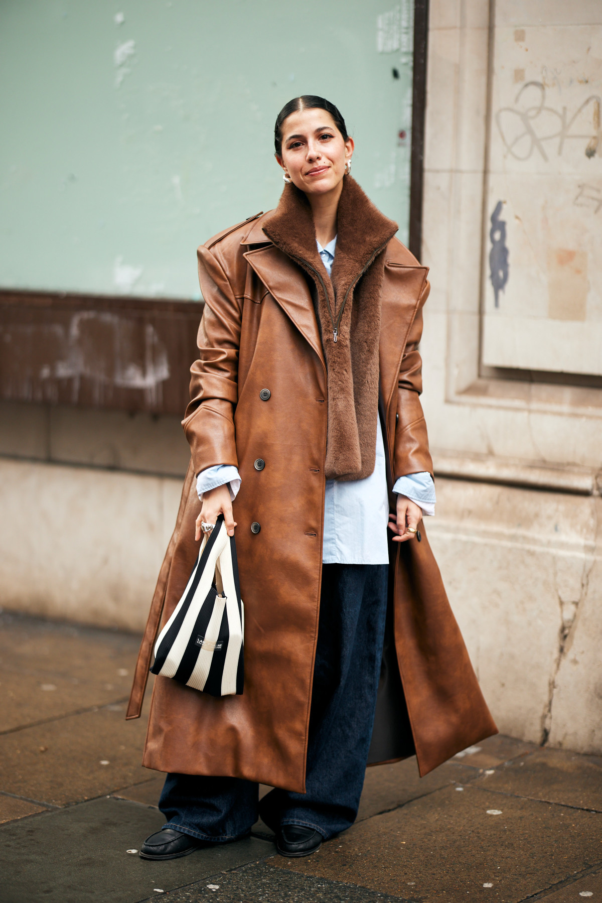 Модний шкіряний тренч