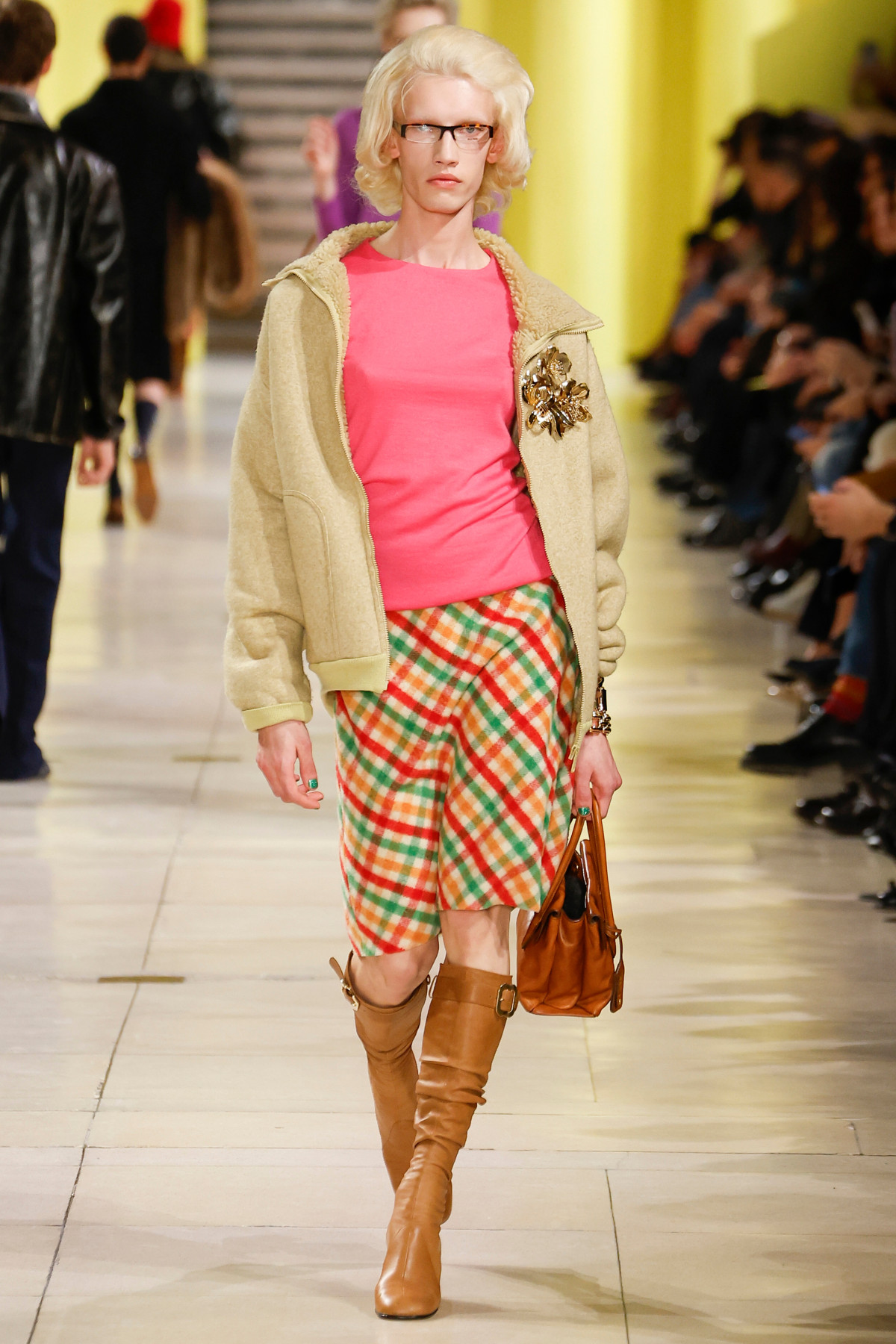 Яскрава картата спідниця