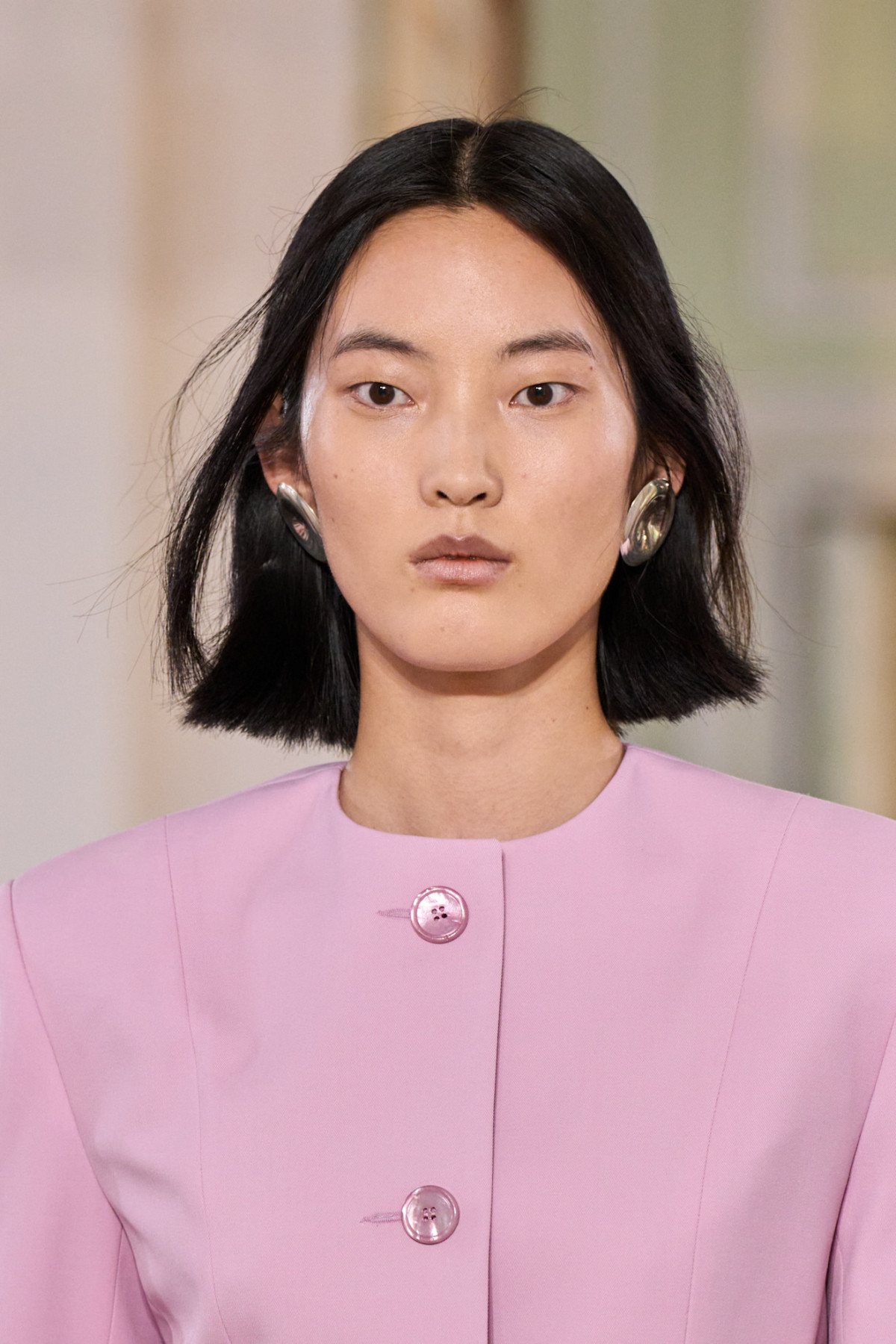 коли стригти волосся січень 2026