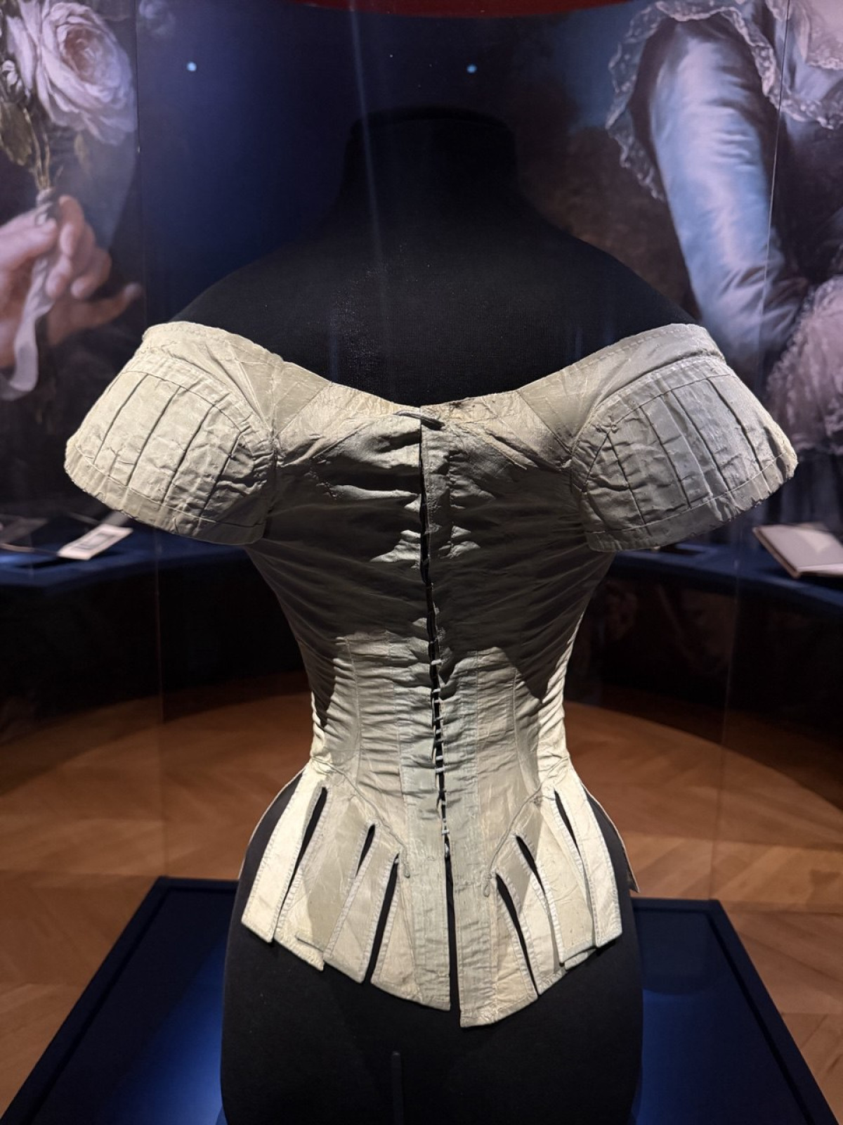 Оригінальний корсет Марії-Антуанетти XVIII століття