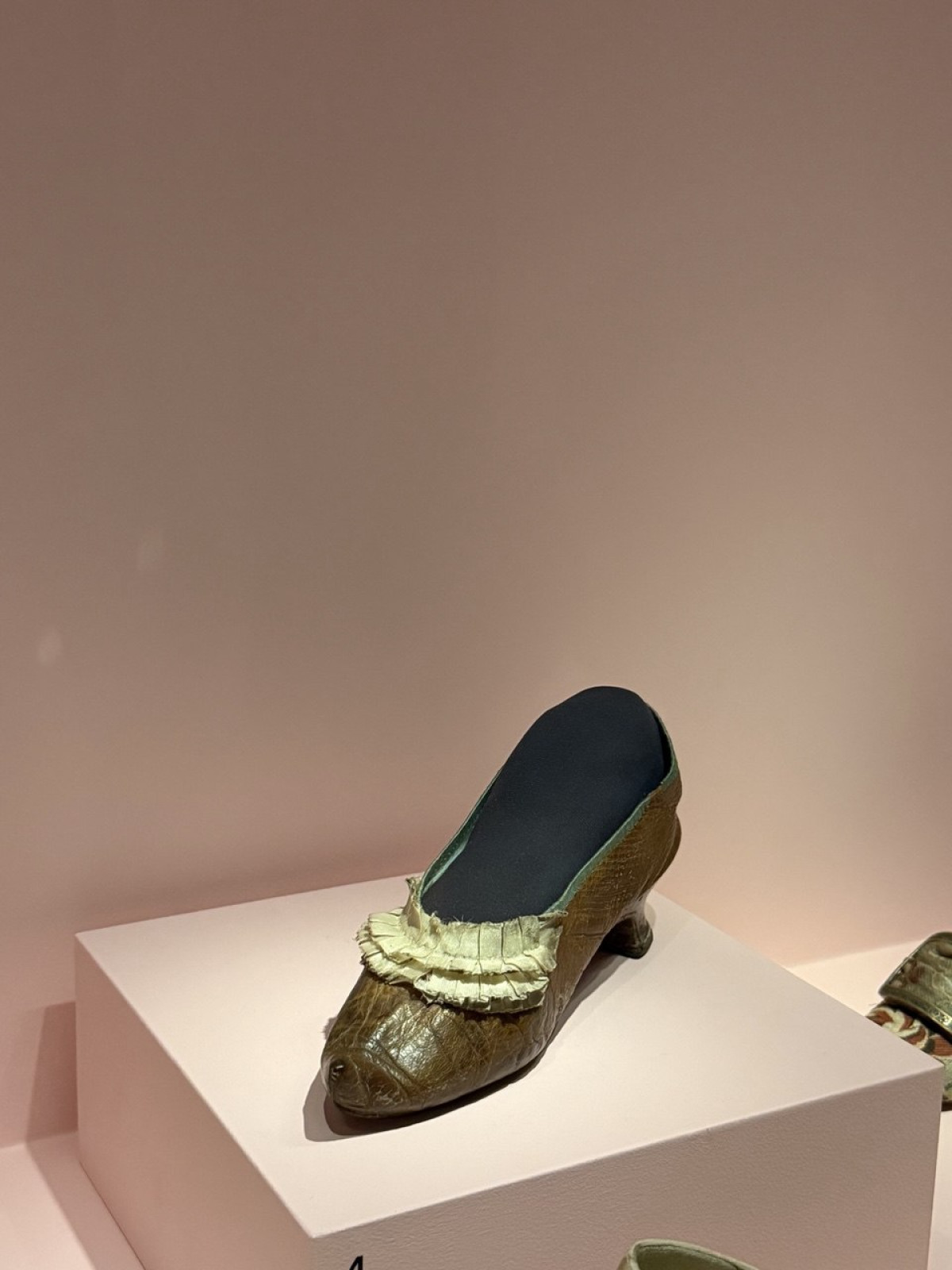 Оригінальне взуття Марії-Антуанетти близько 1790-1793 років