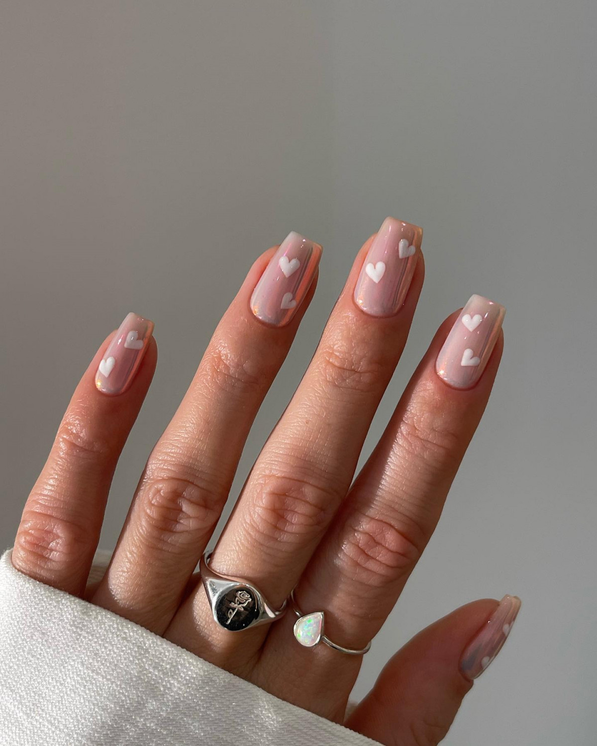 маникюр на день Валентина 2024