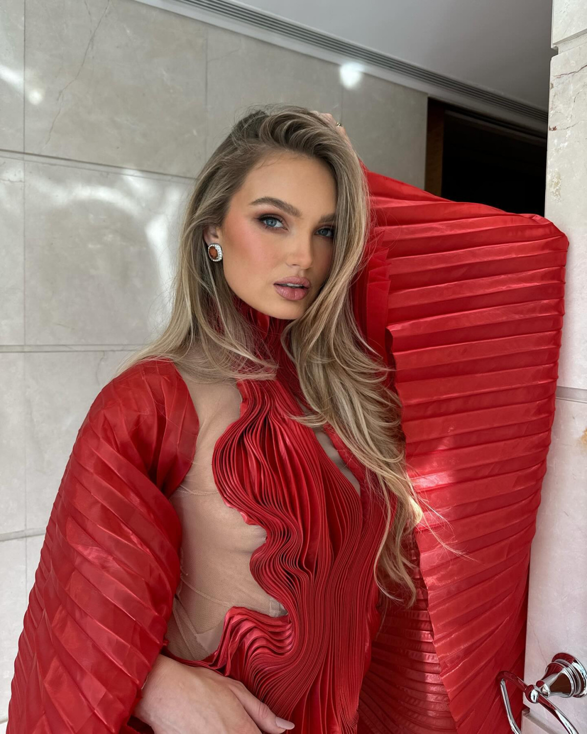 як відновити сухе пошкоджене волосся