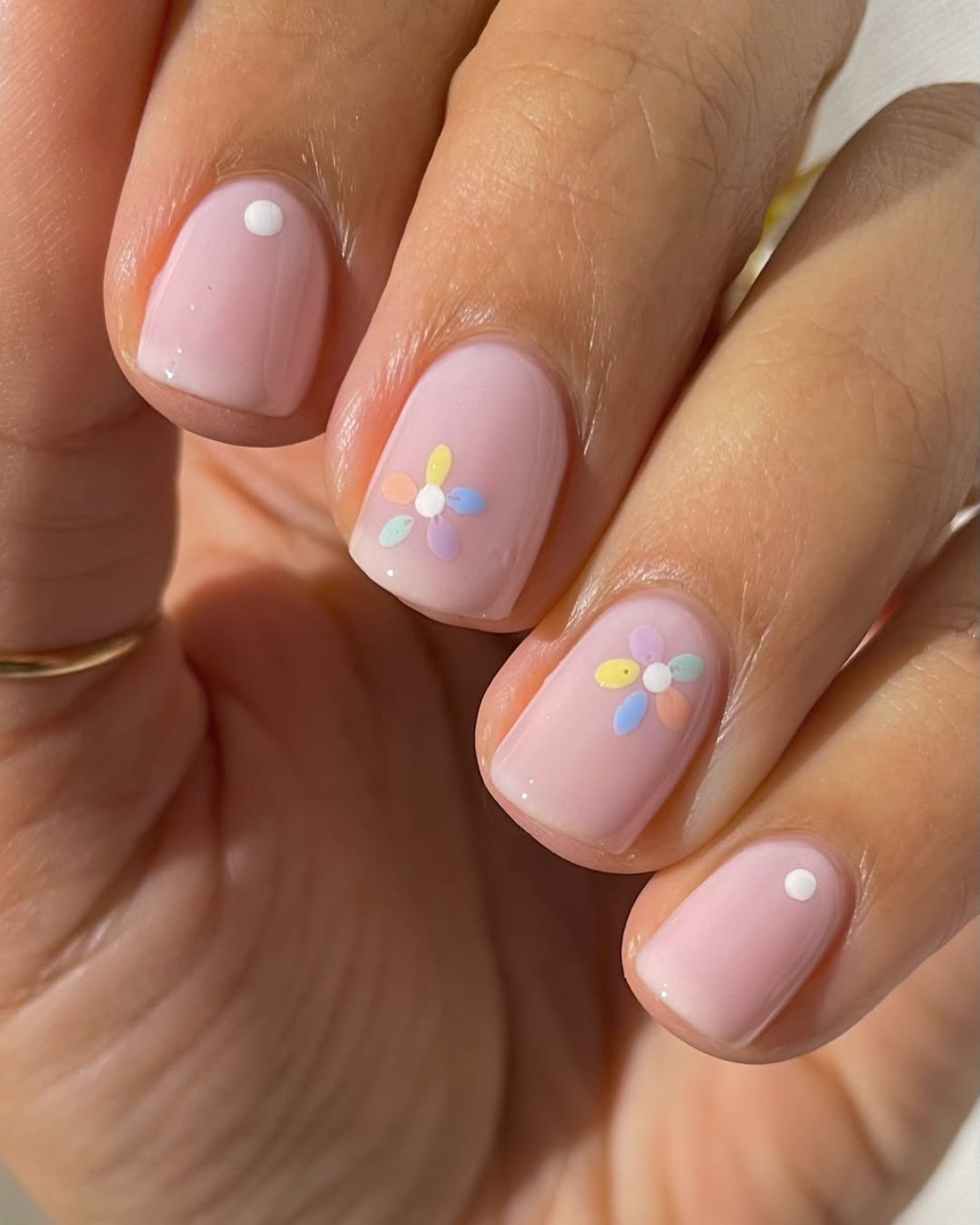 модний весняний манікюр 2026 фото 11